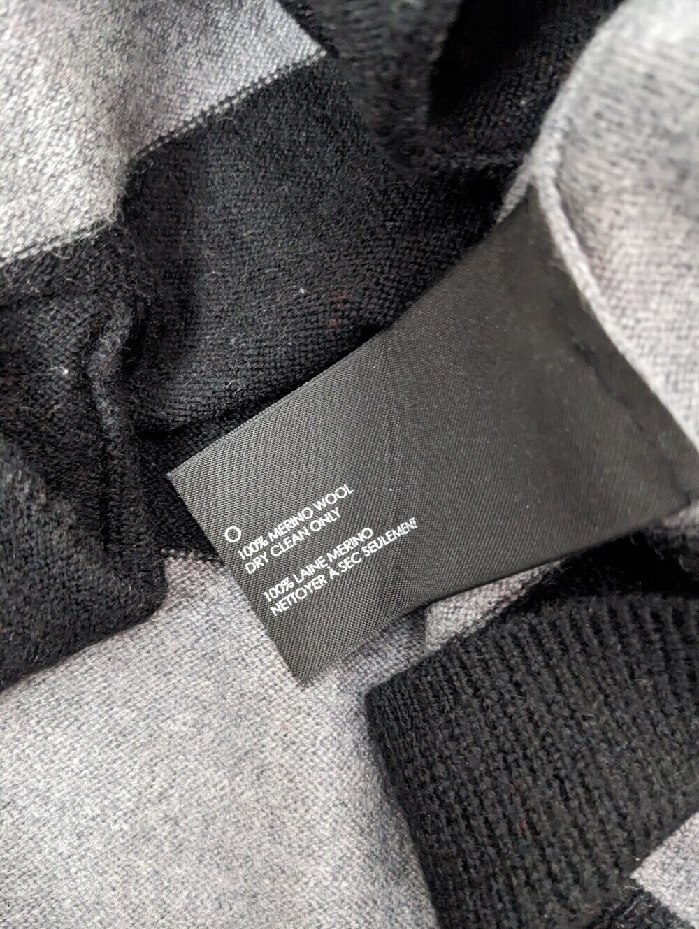 Club Monaco Men's Cardigan Size XL Grey Black Striped 100% merino wool - Picture 6 of 9